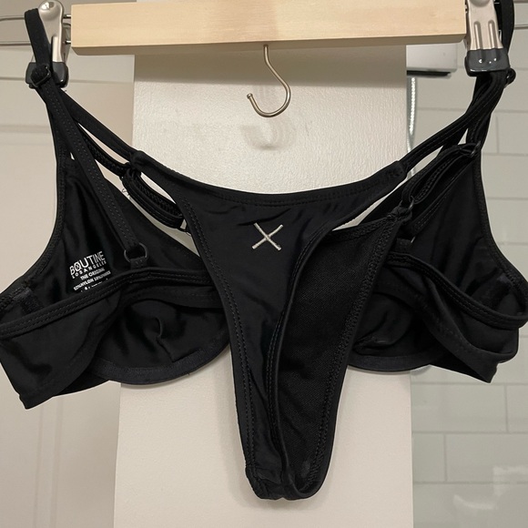 Boutine LA SET Busiter Top and Minimal Bottom - Picture 6 of 7